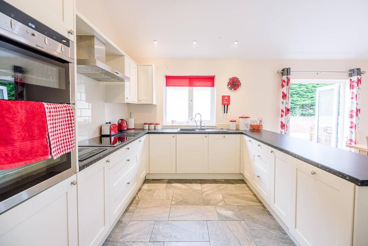 Grove Farm Bungalow With Swimming Pool, Dallinghoo Woodbridge Exterior foto